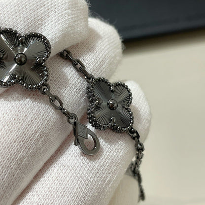 [Mysitc ]New CLOVER 5 MOTIF BLACK BRACELET