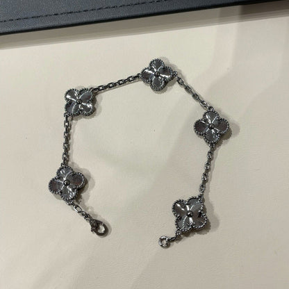 [Mysitc ]New CLOVER 5 MOTIF BLACK BRACELET
