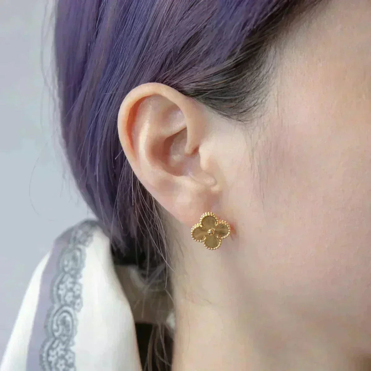 Mysitc CLOVER MEDIUM 1 MOTIFS LASER EARRINGS