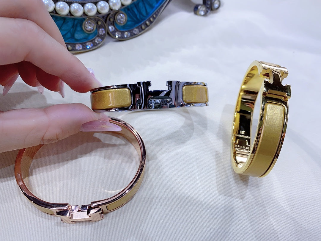 Mysitc H CHAMPAGNE BRACELET