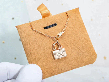 Mysitc AMULETTE PEDANT ROSE GOLD NECKLACE