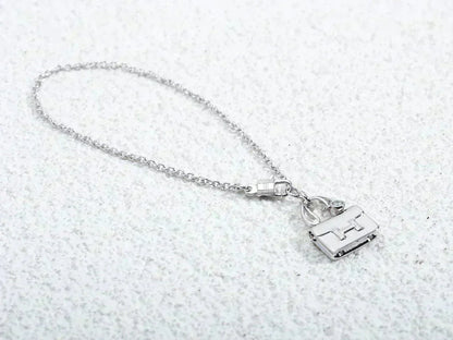 Mysitc AMULETTE PEDANT SILVER NECKLACE
