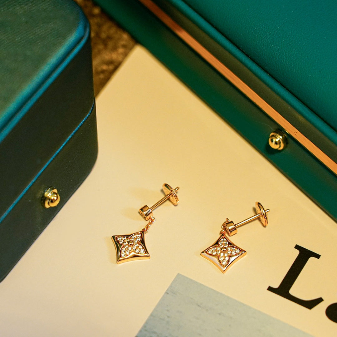 Mysitc STAR DIAMONDS EARRINGS GOLD