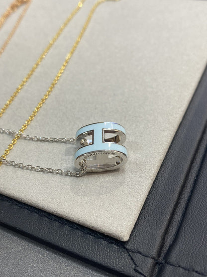 Mysitc POP H LIGHT BLUE NECKLACE