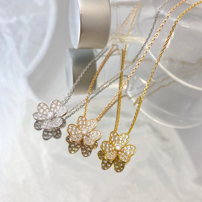 Mysitc FLOWER DIAMOND NECKLACE