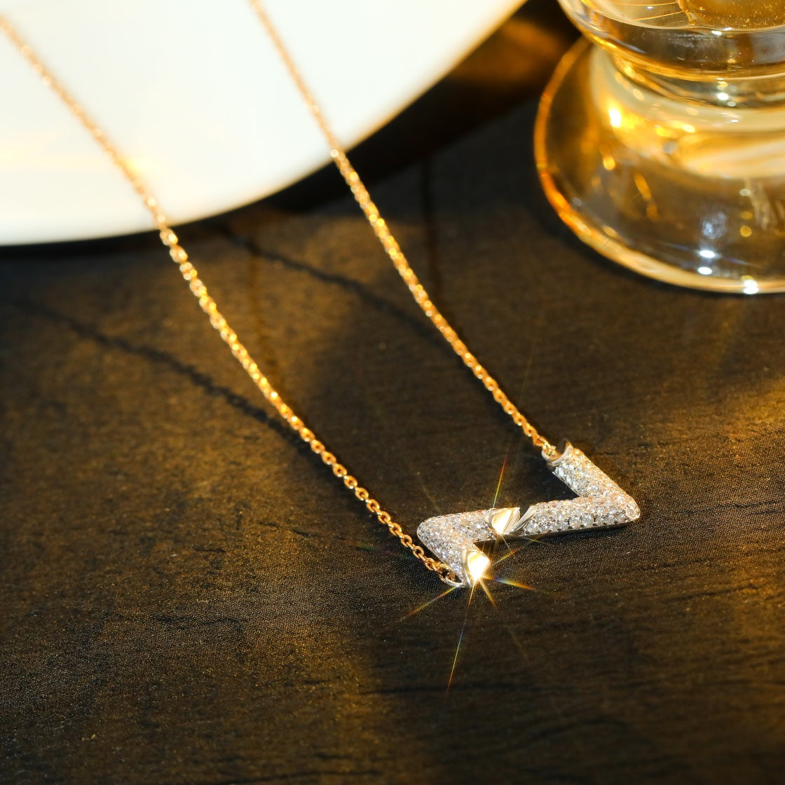 Mysitc VOLT SILVER DIAMOND PEDANT NECKLACE