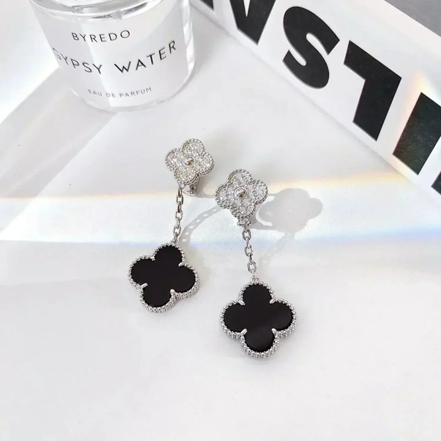 Mysitc CLOVER 2 MOTIFS  DIAMOND ONYX EARRINGS SILVER