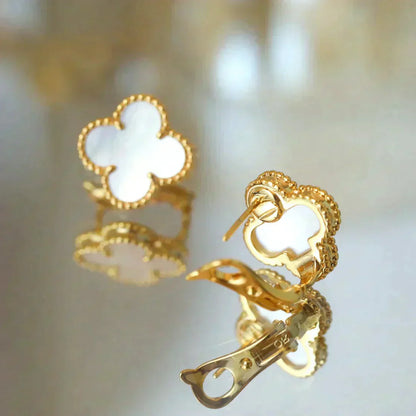 Mysitc CLOVER MEDIUM 1 MOTIFS  WHITE MOP STUD EARRINGS