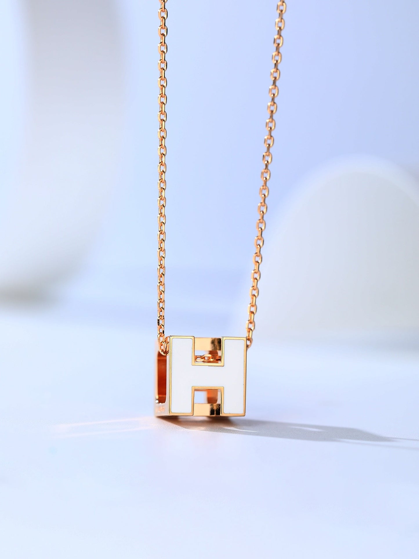 Mysitc H CAGE PINK GOLD NECKLACE