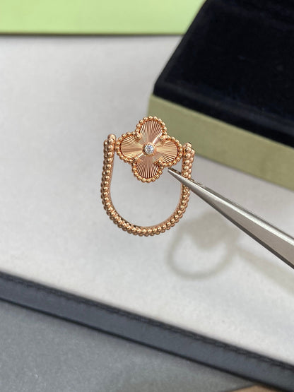 Mysitc CLOVER RIVERSIBLE ROSE GOLD RING