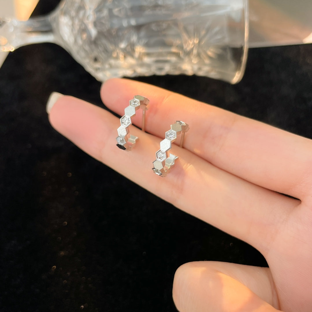 Mysitc BEE LOVE DIAMOND HOOP EARRINGS