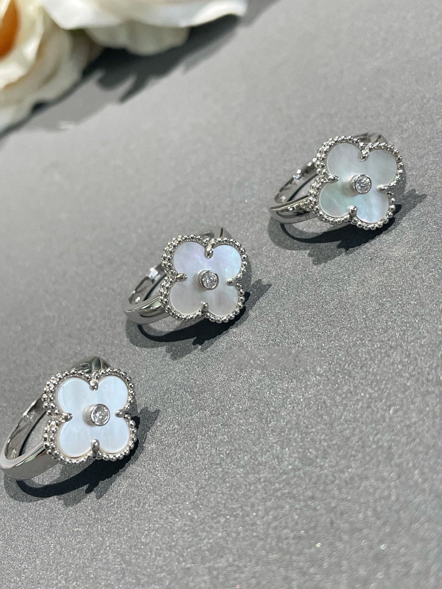 Mysitc CLOVER SILVER MOP DIAMOND RING