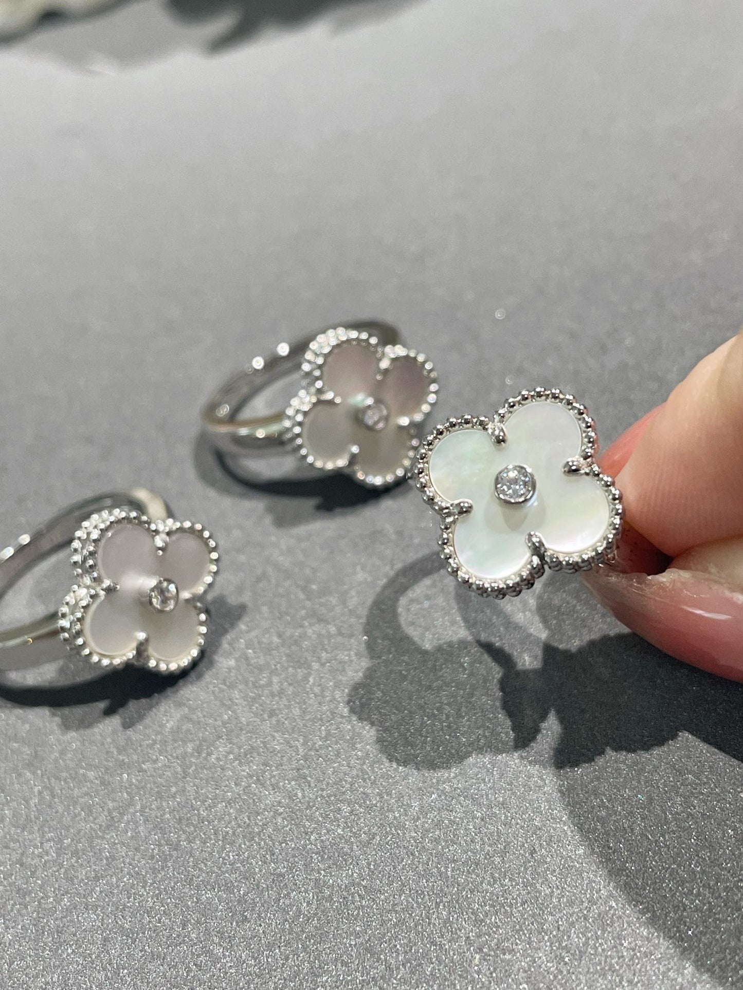 Mysitc CLOVER SILVER MOP DIAMOND RING