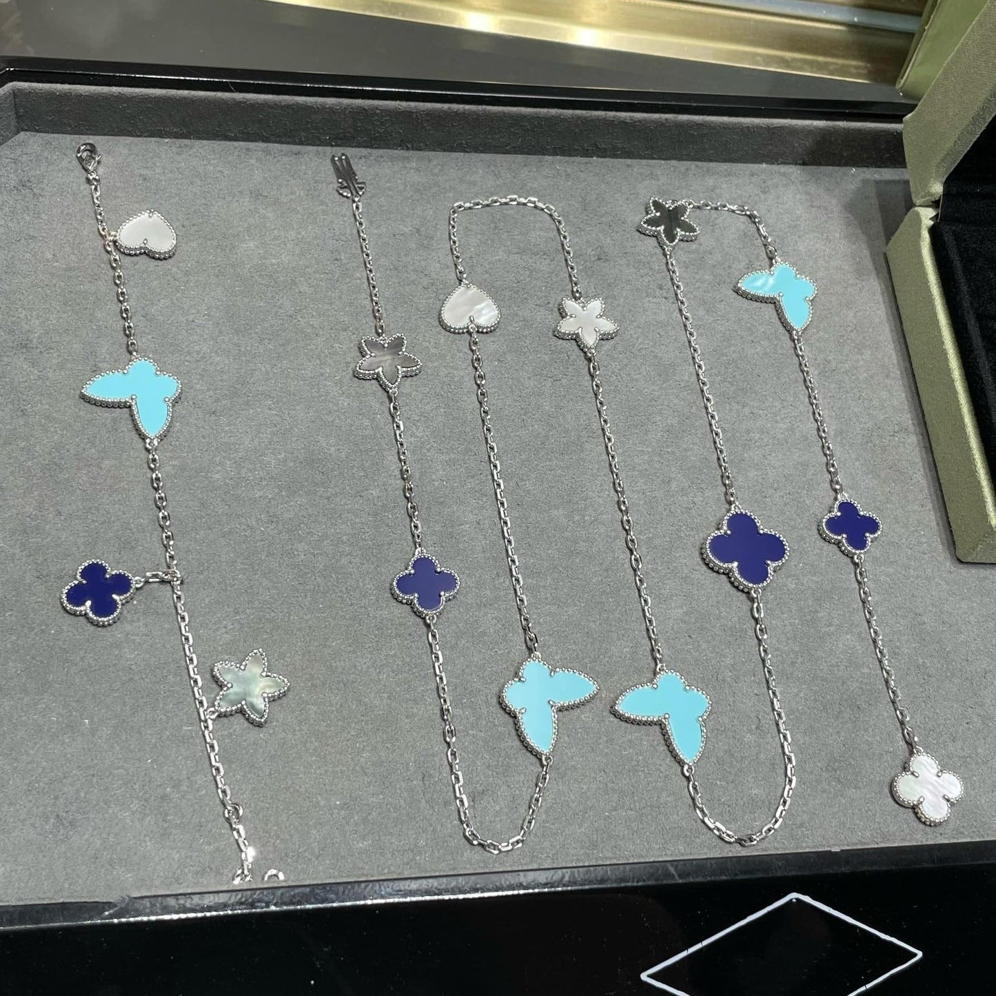 Mystic LUCKY CLOVER SILVER 11モチーフネックレス
