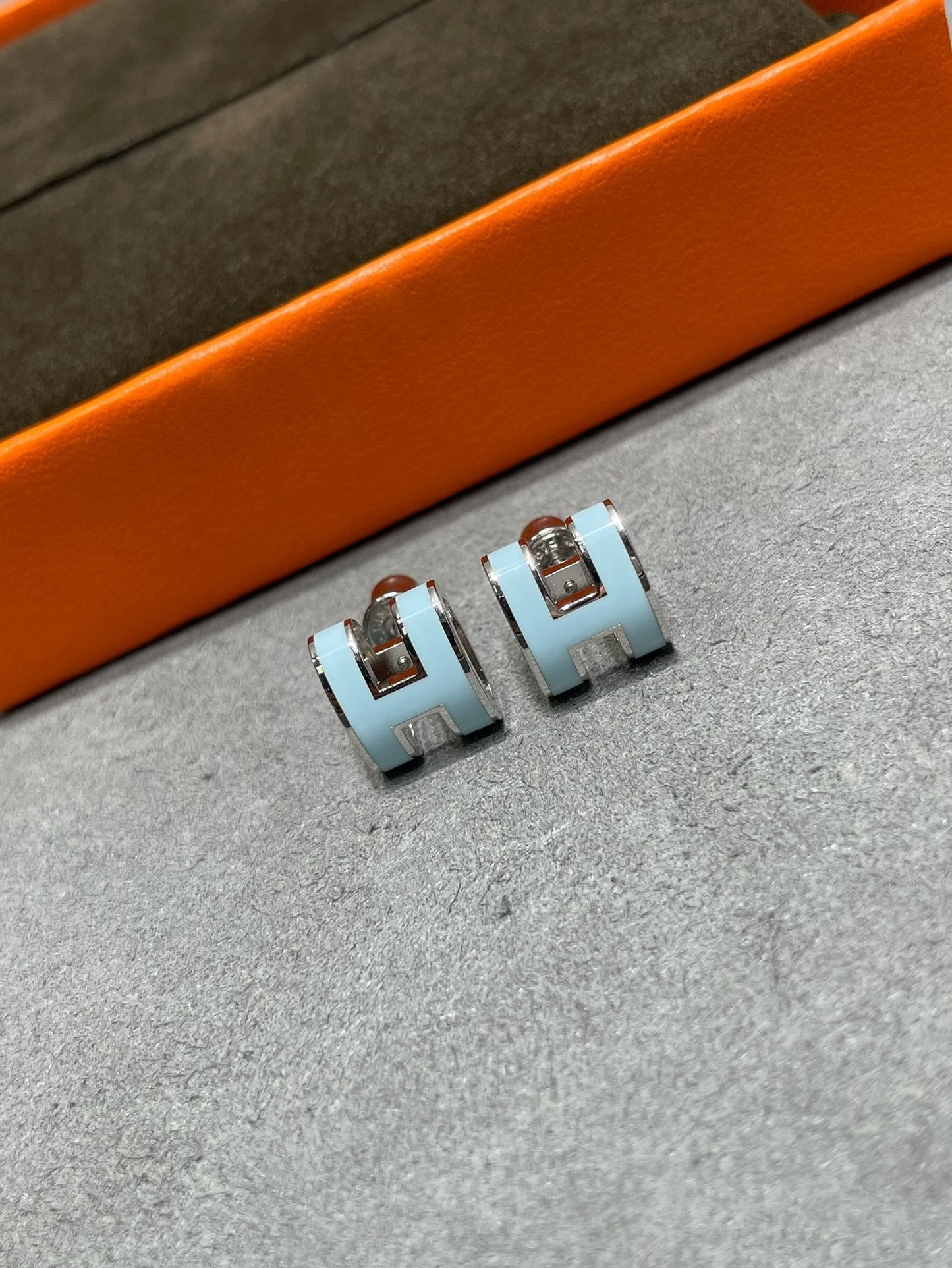 Mysitc POP H SKY BLUE STUD EARRINGS