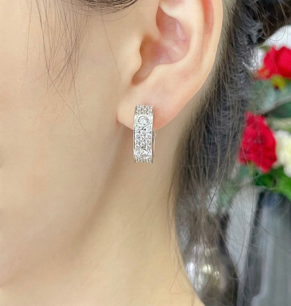 Mysitc LOVE 5.5MM DIAMOND PAVED EARRINGS