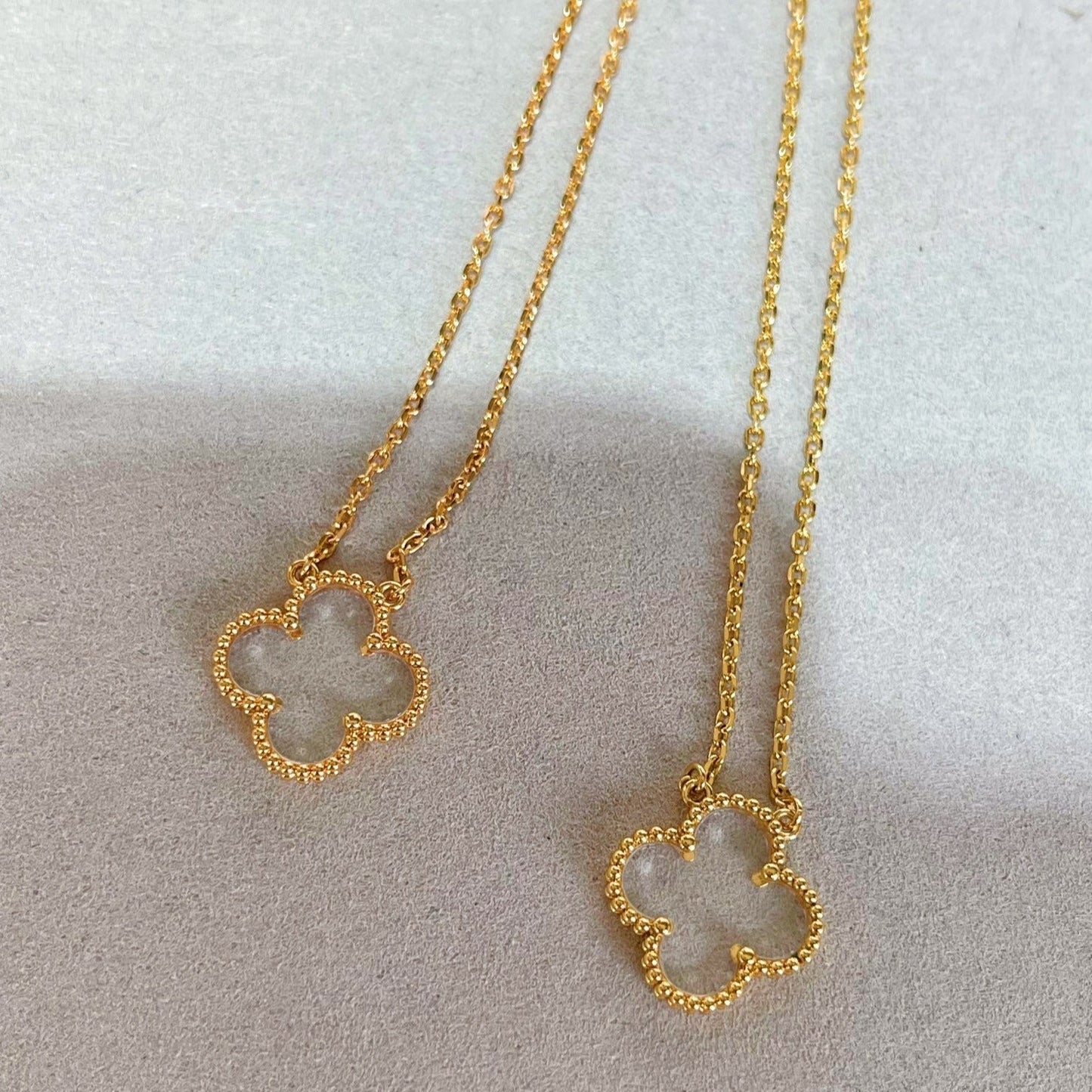 Mysitc CLOVER ROCK CRYSTAL ROSE GOLD NECKLACE
