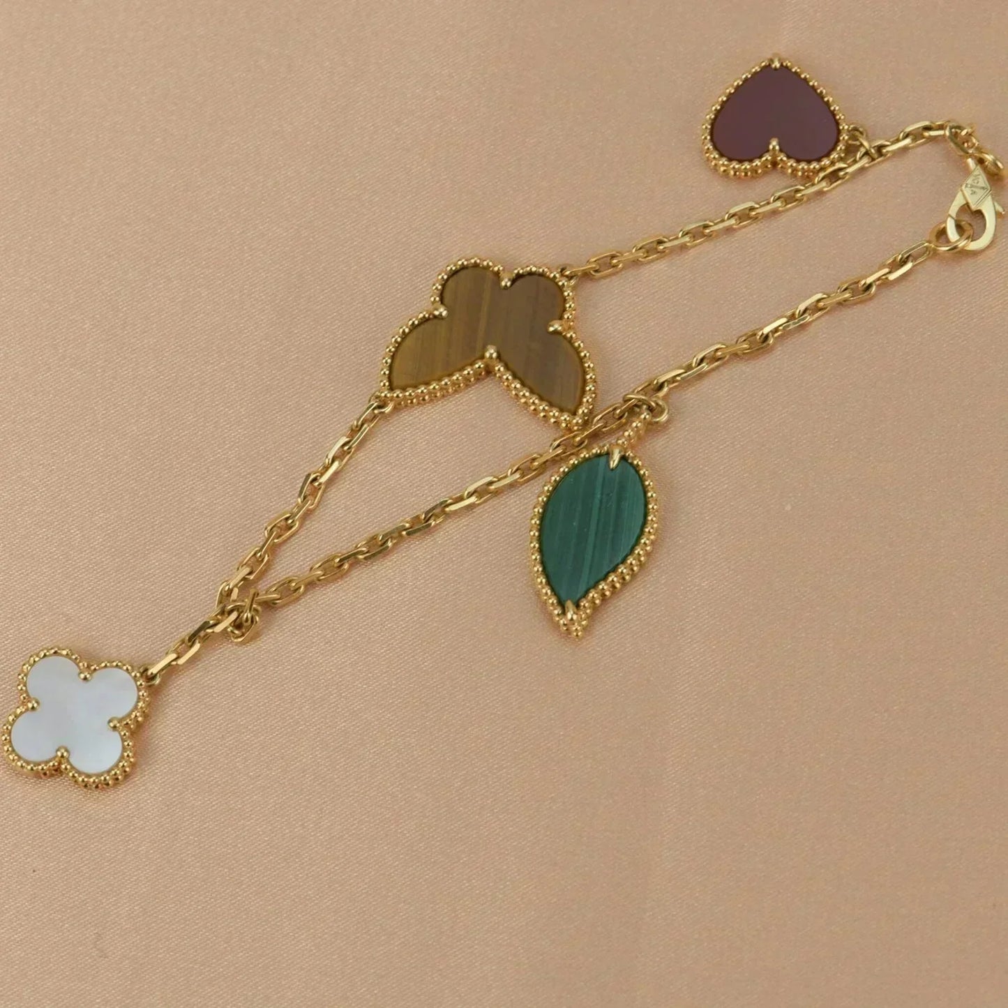 Mysitc LUCKY SPRING 5 MOTIF GOLD BRACELET