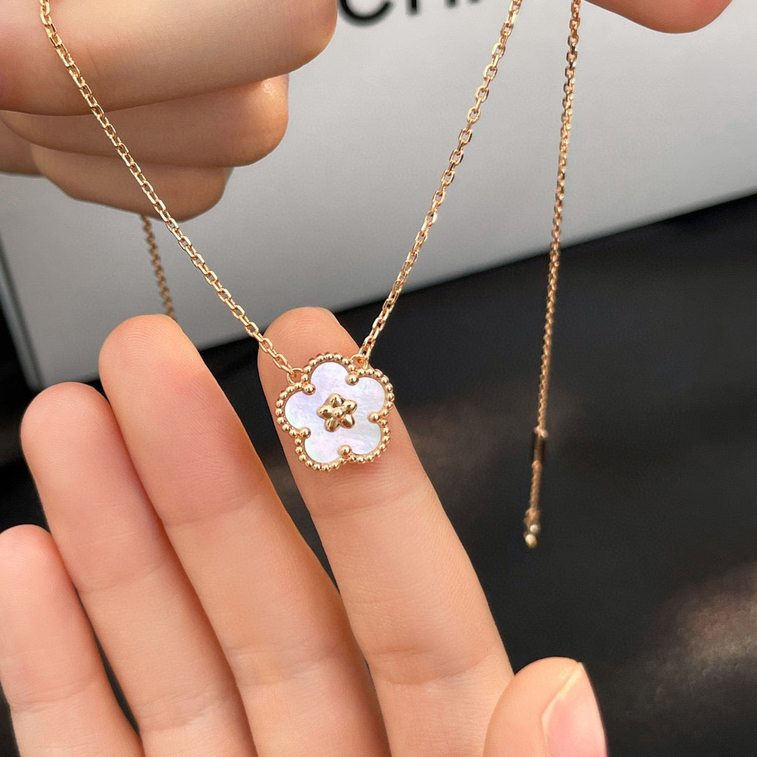 Mysitc LUCKY  WHITE MOP  PLUM BLOSSOM NECKLACE