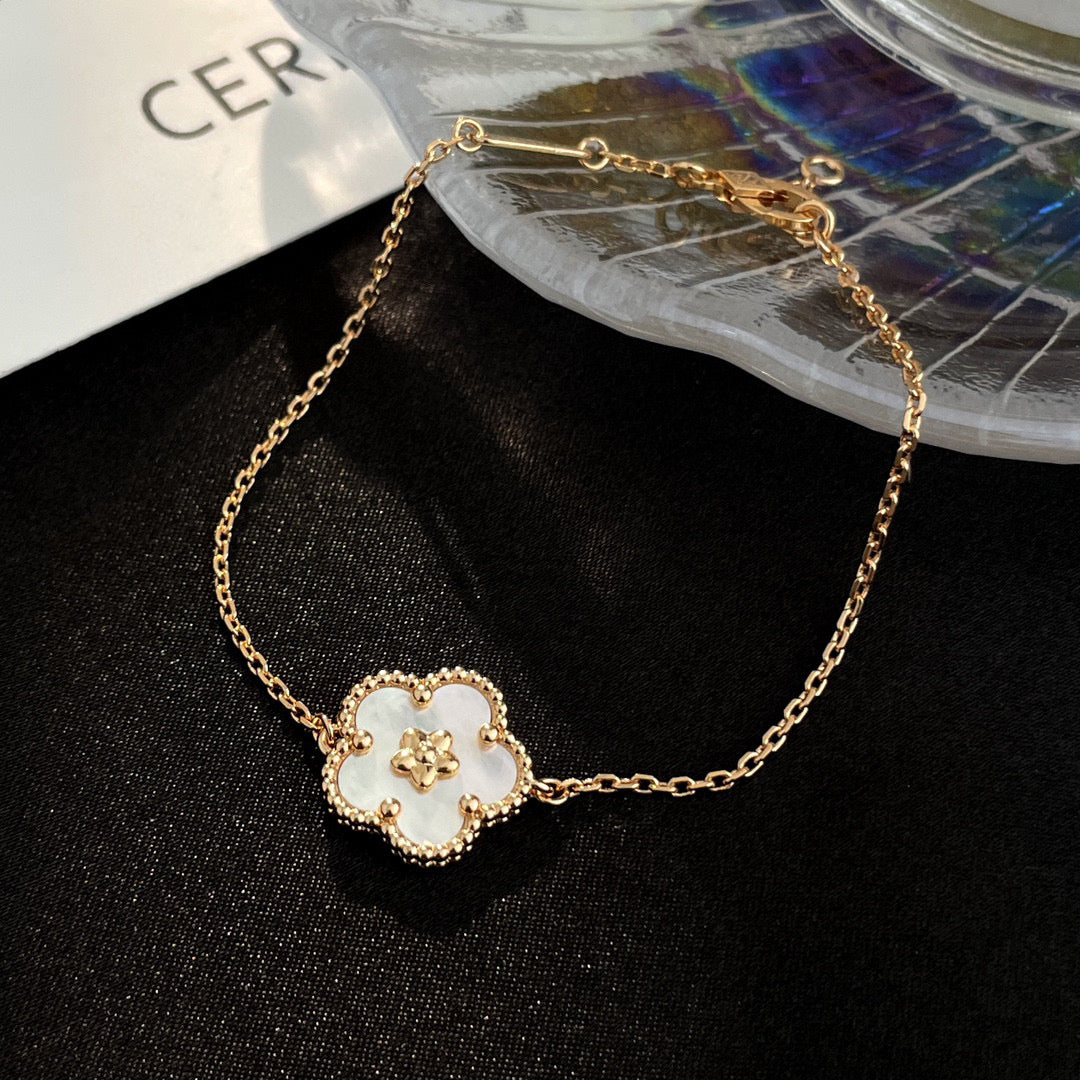 Mysitc LUCKY WHITE MOP PLUM BLOSSOM  BRACELET