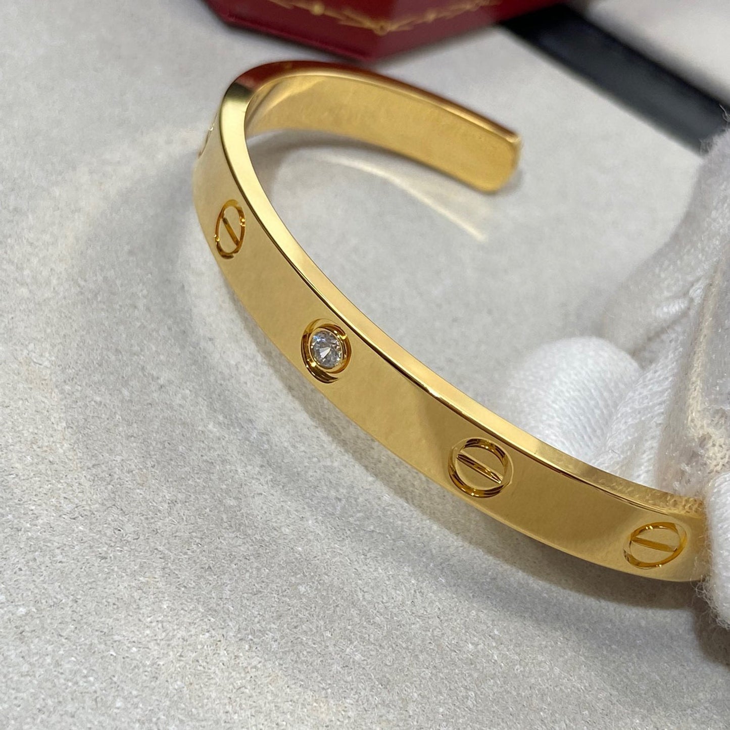 Mysitc LOVE BRACELET 6.1MM 1 DIAMOND OPEN CUFF