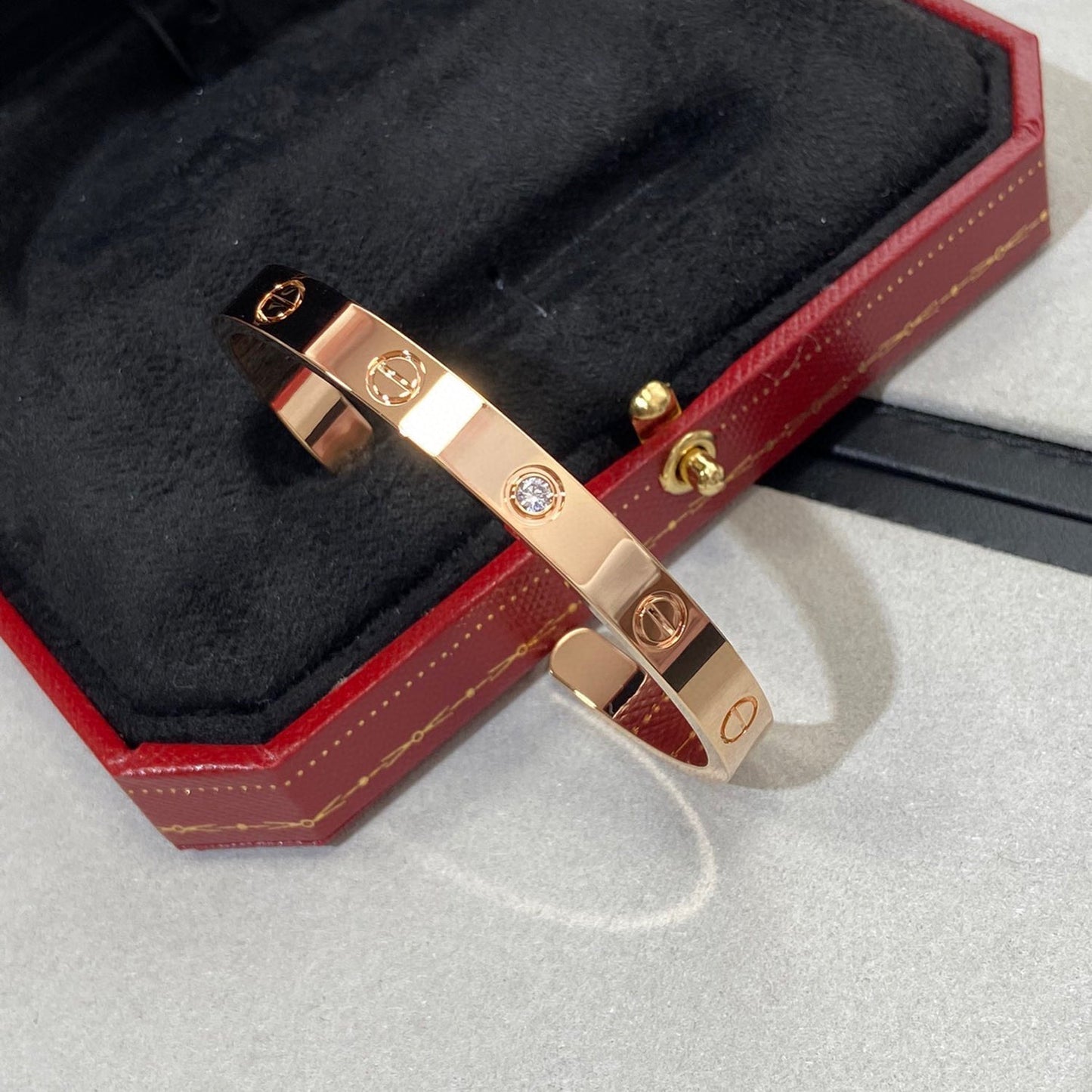 Mysitc LOVE BRACELET 6.1MM 1 DIAMOND OPEN CUFF