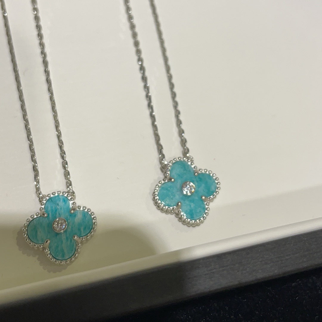 ミスティック クローバー 15MM ダイヤモンド SVRES ポーセリン ネックレス シルバー