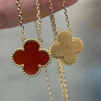 Mysitc CLOVER 15MM CARNELIAN SINGLE FLOWER NECKLACE