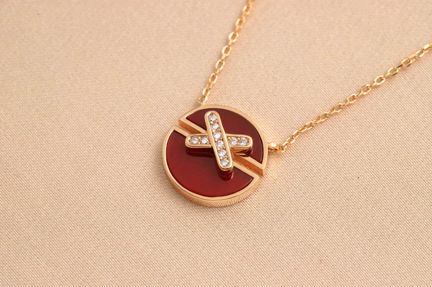 Mysitc JEUX DE ROSE GOLD DIAMOND NECKLACE