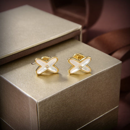 Mysitc JEUX DE WHITE MOP GOLD DIAMOND EARRINGS