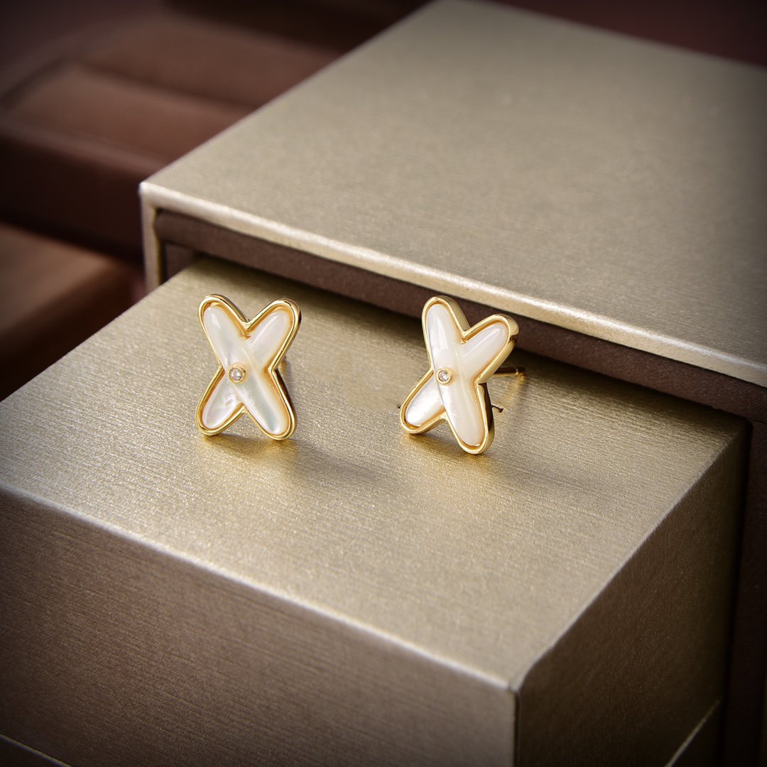 Mysitc JEUX DE WHITE MOP GOLD DIAMOND EARRINGS
