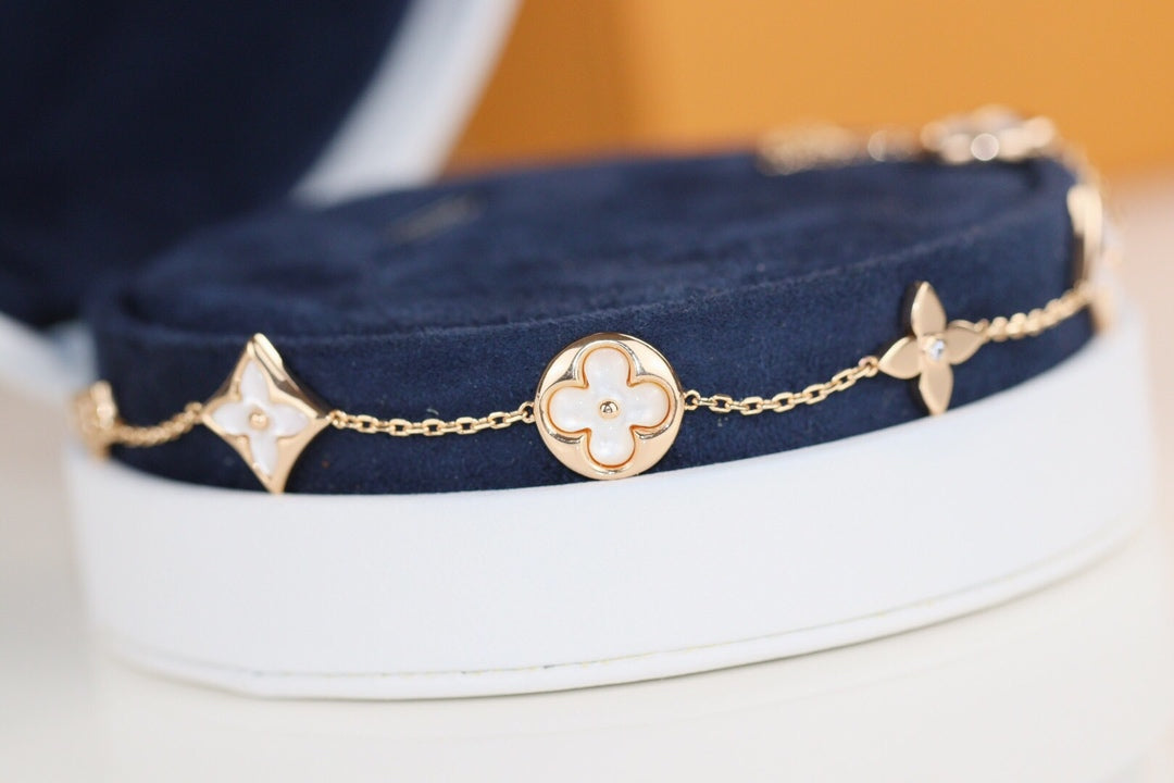 Mysitc LEAF CLOVER BRACELET