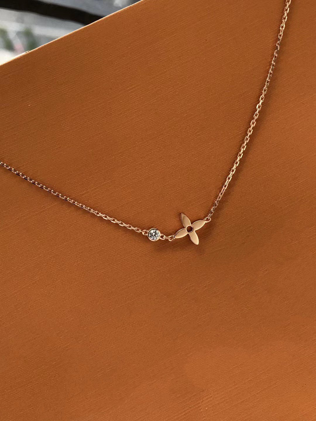 Mysitc BLOSSOM PENDANT PINK GOLD AND DIAMOND