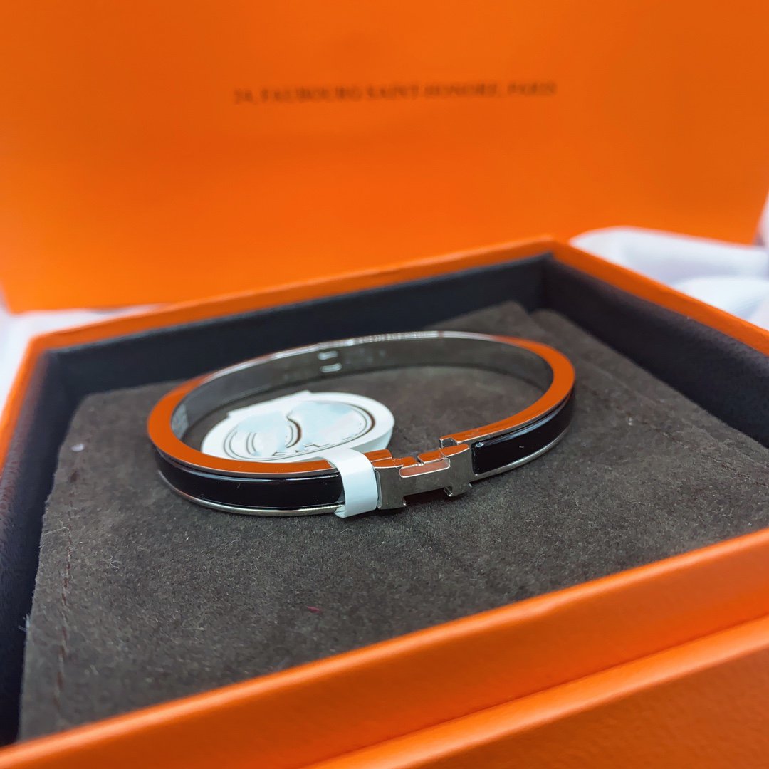 Mysitc CLASSIC HM CLIC BLACK 8MM ENAMEL BRACELET