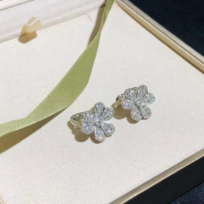 Mysitc FRIVOLE SILVER FLOWER DIAMOND EARRINGS