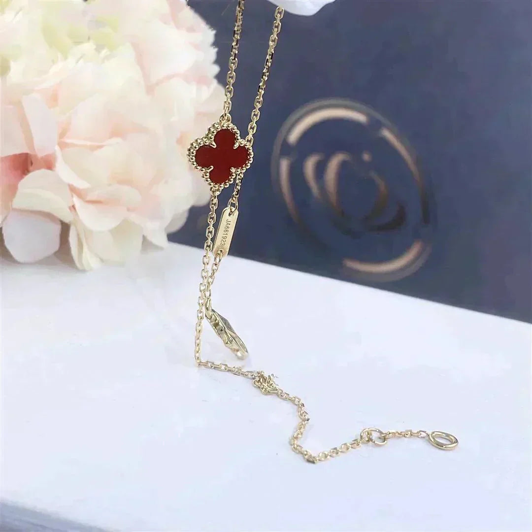Mysitc CLOVER  CARNELIAN SINGLE FLOWER BRACELET